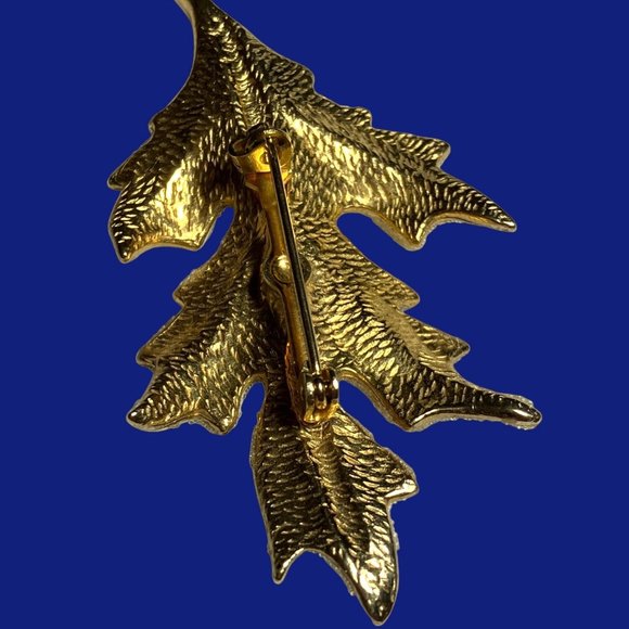 Women's Oak Leaf Pin Brooch with Rhinestones - Picture 7 of 10